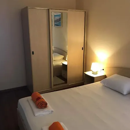 Apartment Sirena Sea View